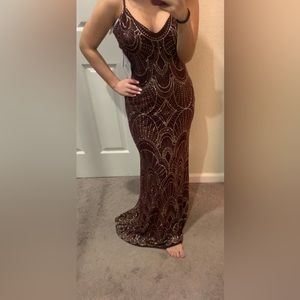 Women’s 4P Betsy & Adam long burgundy & gold dress